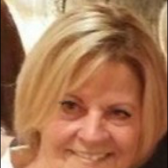 Meet your Posher, Beth - Picture 1 of 1